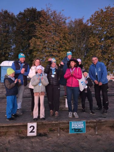 Rodzinny Piknik Sportowy z Zimnym Ptakiem