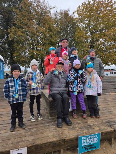 Rodzinny Piknik Sportowy z Zimnym Ptakiem