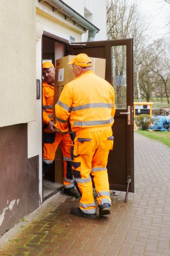 ŚwiećSię_rozwiezieni e sprzętu przez pracowników MZK